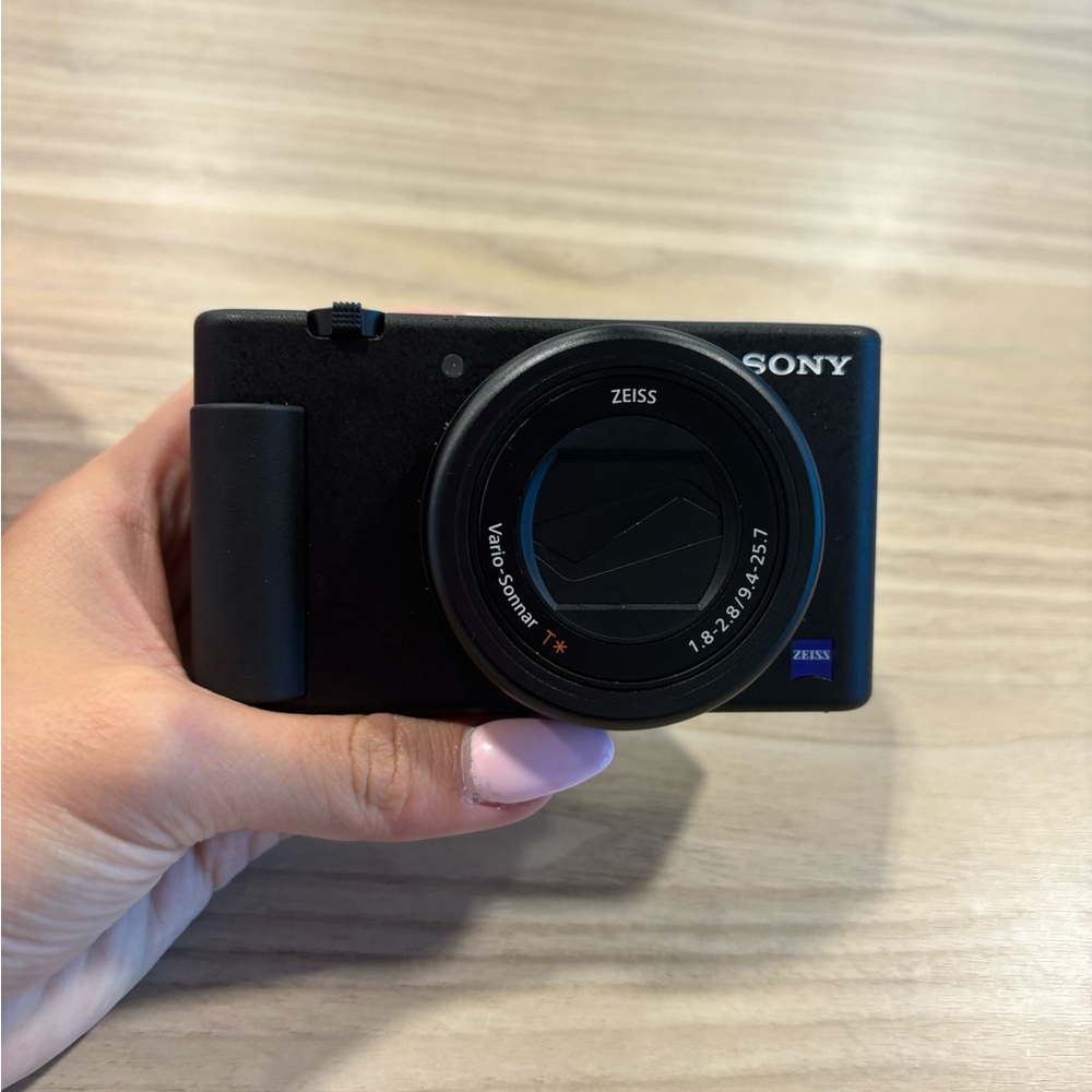 Sony ZV1 PLEASE READ DESCRIPTION